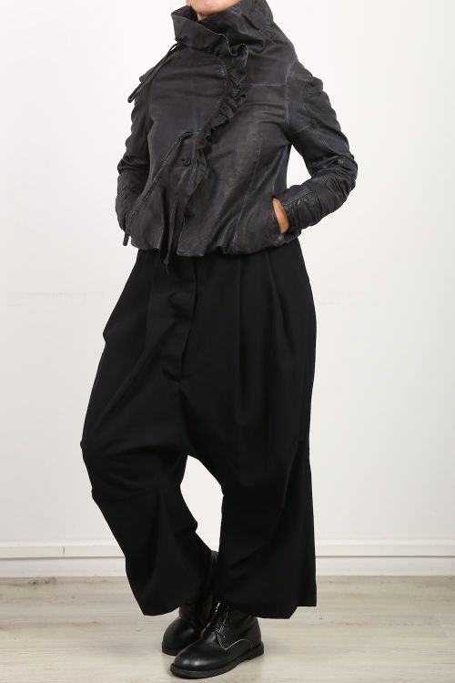 rundholz - Leather jacket with ruffles on the sleeves and large collar black