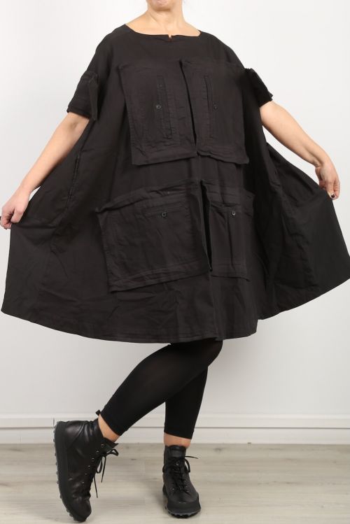 rundholz dip - Kleid mit mehreren Taschen vorne und hinten Oversize Cotton black