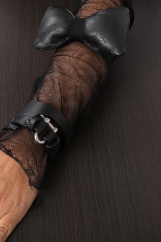 pluslavie - Leather bow bracelet or shoe jewelry padded black