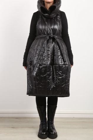 creare - Kleid SOPHIE in Ballonform mit großem Kragen gesteppt black - Winter 2023