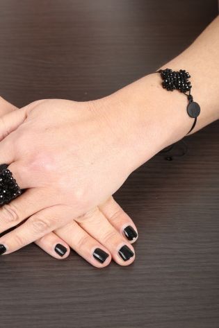 pluslavie - Bracelet FILIZ with glass stones cross black
