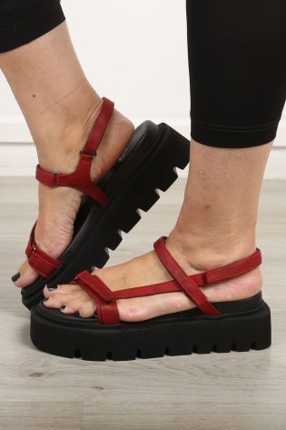 lofina - Leather strappy sandals with platform sole Gasoline Rosso
