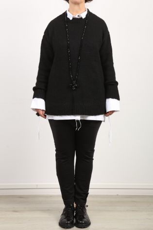 pluslavie - Long sweater BIG KNIT with back slit and cross patch black